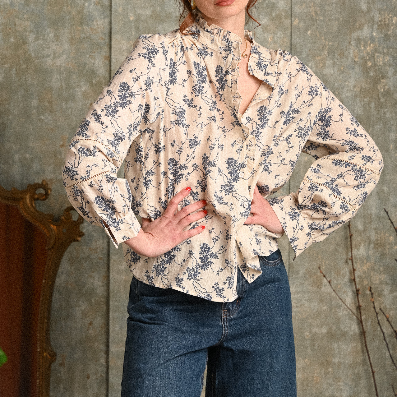 Camicia Ranuncolo in cotone 100% con stampa floreale e lavorazione leggera