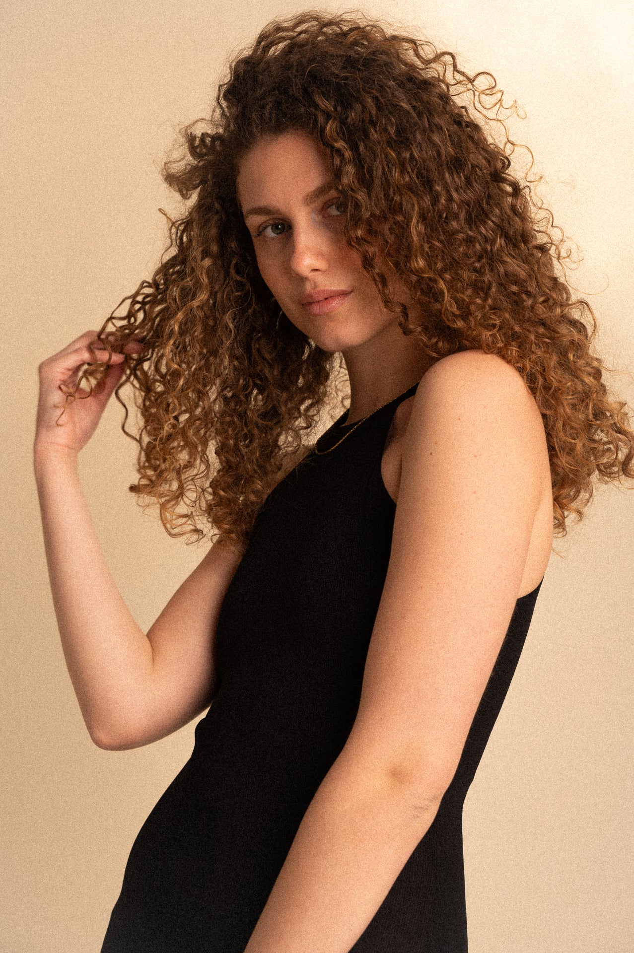 Abito isatis Midi Nero Halter Neck Aderente con Schiena Scoperta