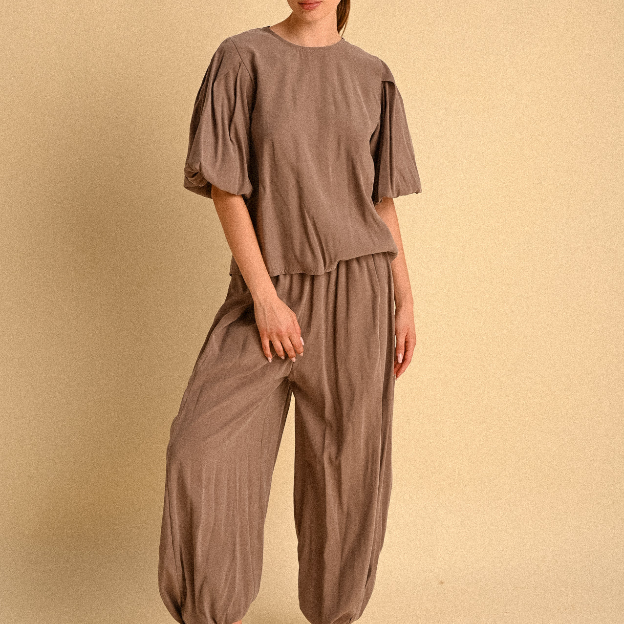 Set Sahara Soft – Blusa Balloon & Pantalone Jogger