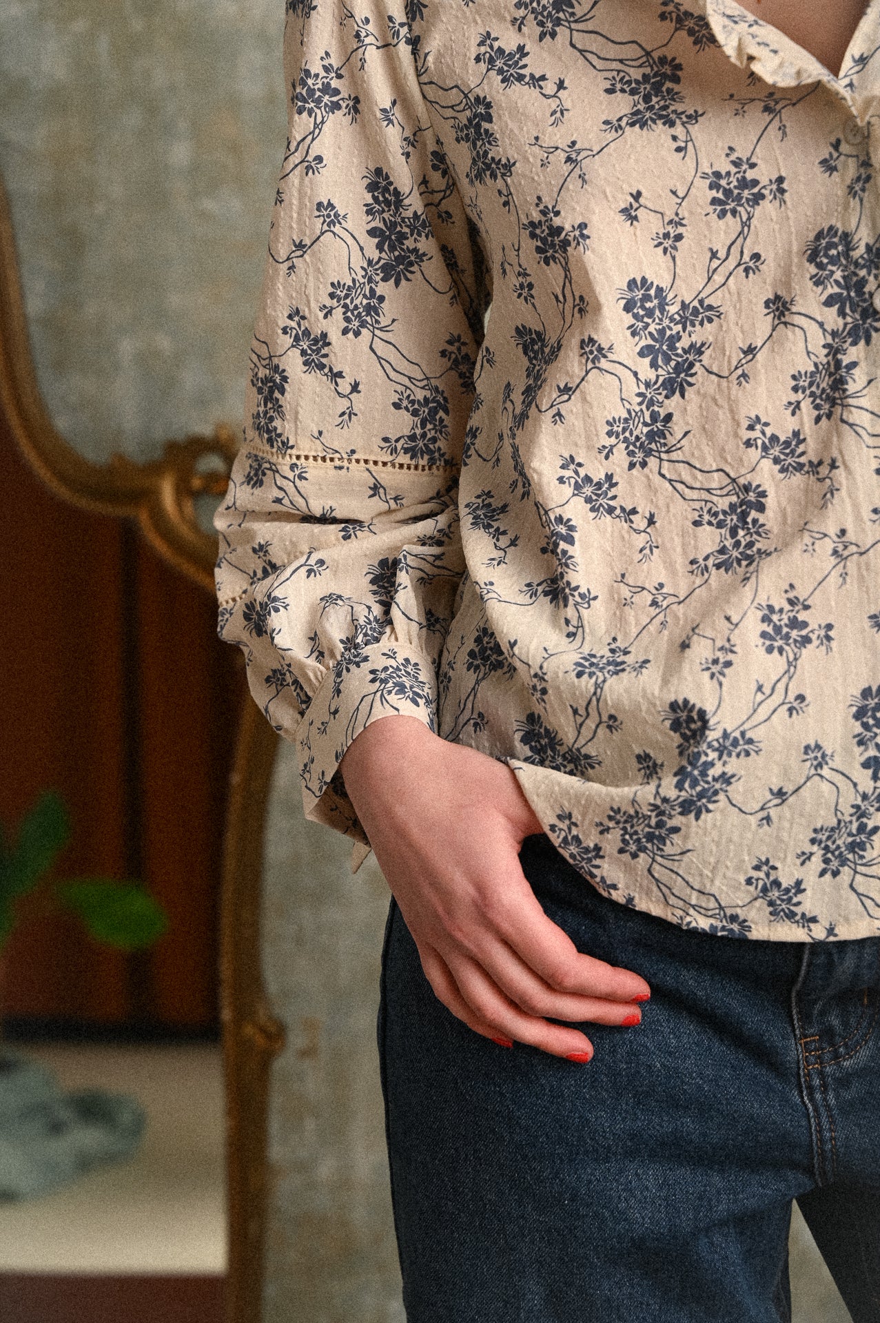 Camicia Ranuncolo in cotone 100% con stampa floreale e lavorazione leggera