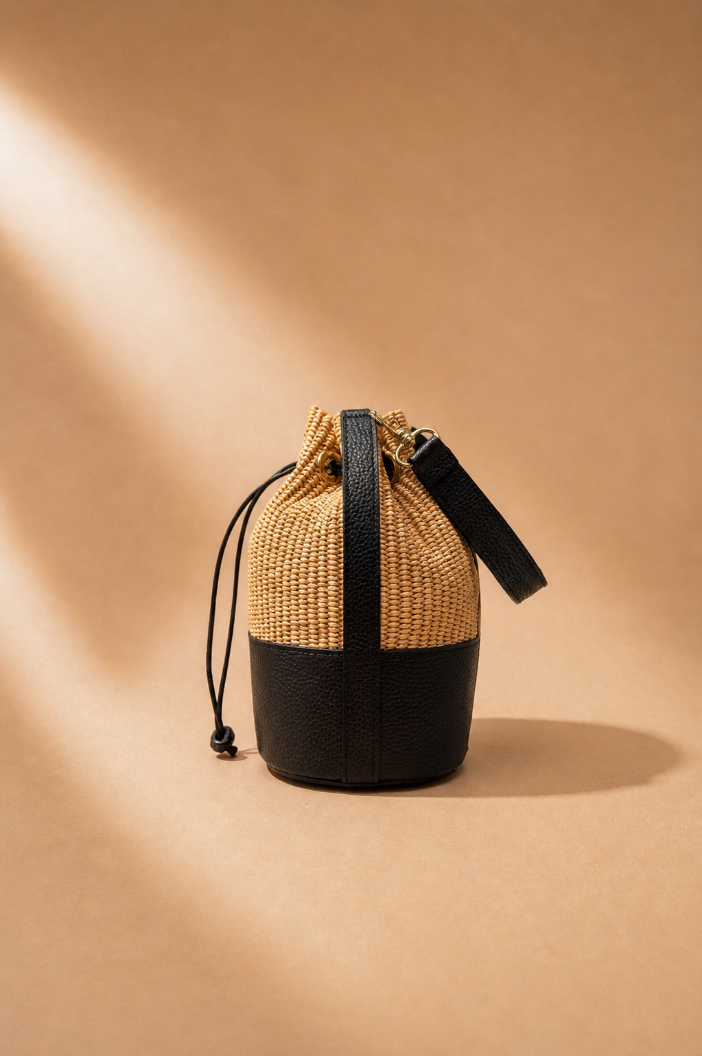 Borsa Secchiello Rafia e Pelle nera