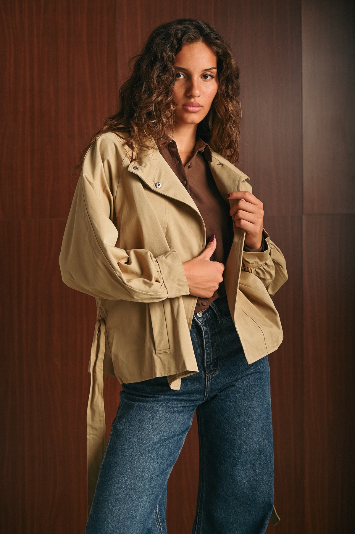 Trench Corto Donna in Cotone 100% con Cintura e Collo a Imbuto