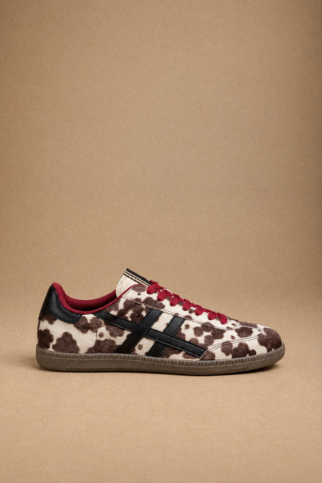 Sneakers Donna Animalier Effetto Cavallino con Dettagli Bordeaux e Suola in Gomma