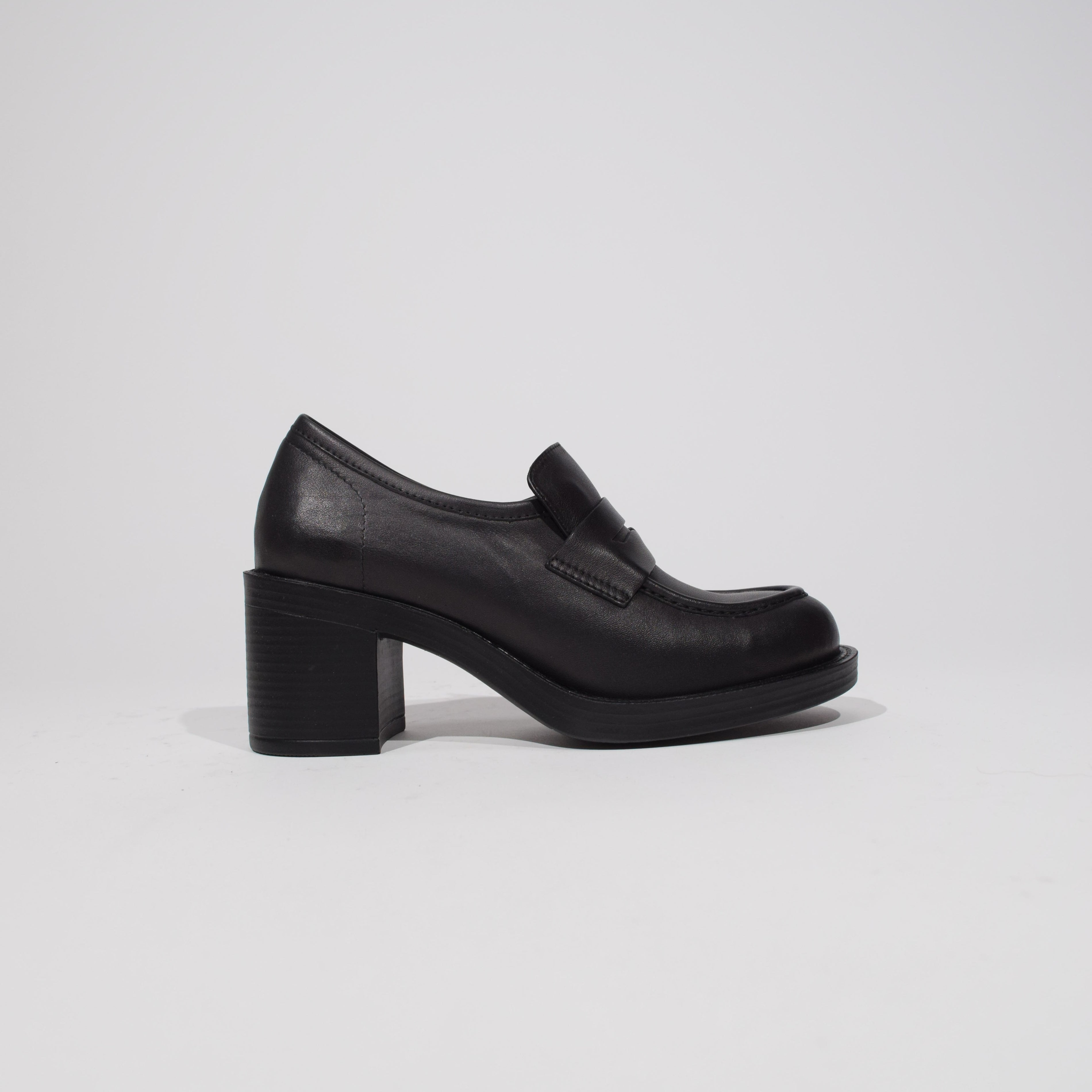 Black leather Oxford with heel