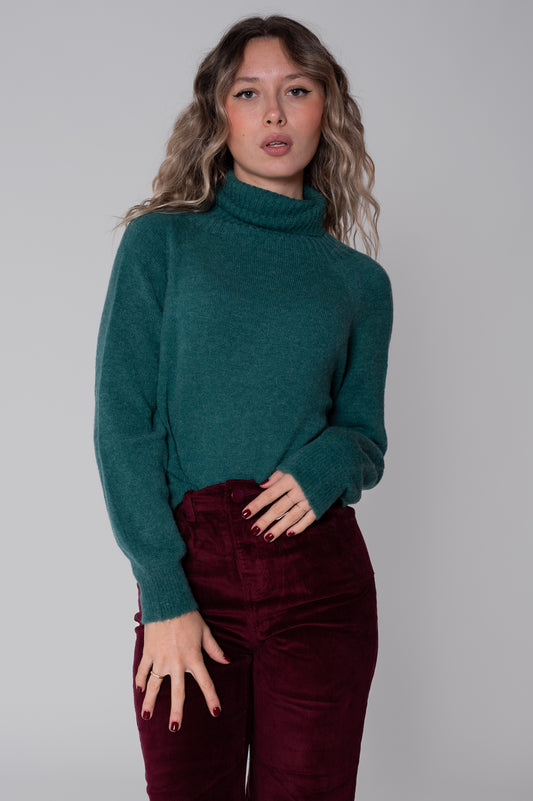 Maglione verde collo alto