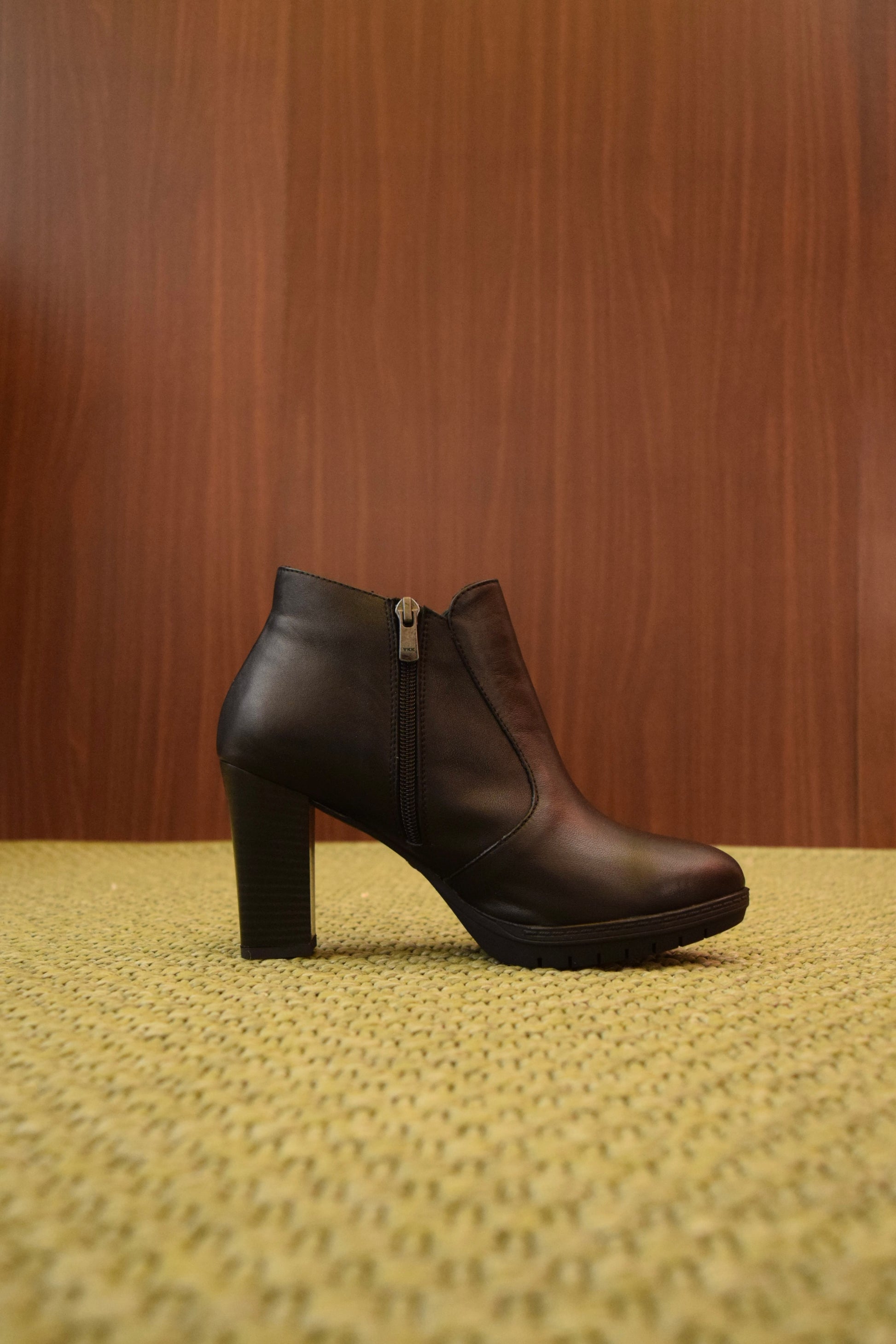 Tronchetti Neri Donna in Vera Pelle | Stivaletti Tacco Alto Largo Eleganti
