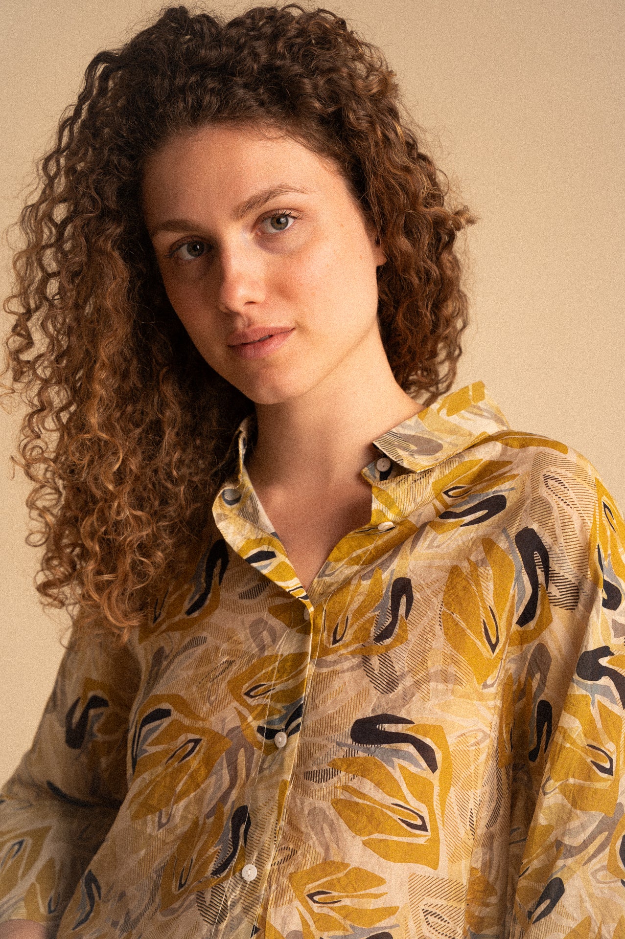 Camicia Donna Fantasia Grafica Gialla in Viscosa Manica 3/4