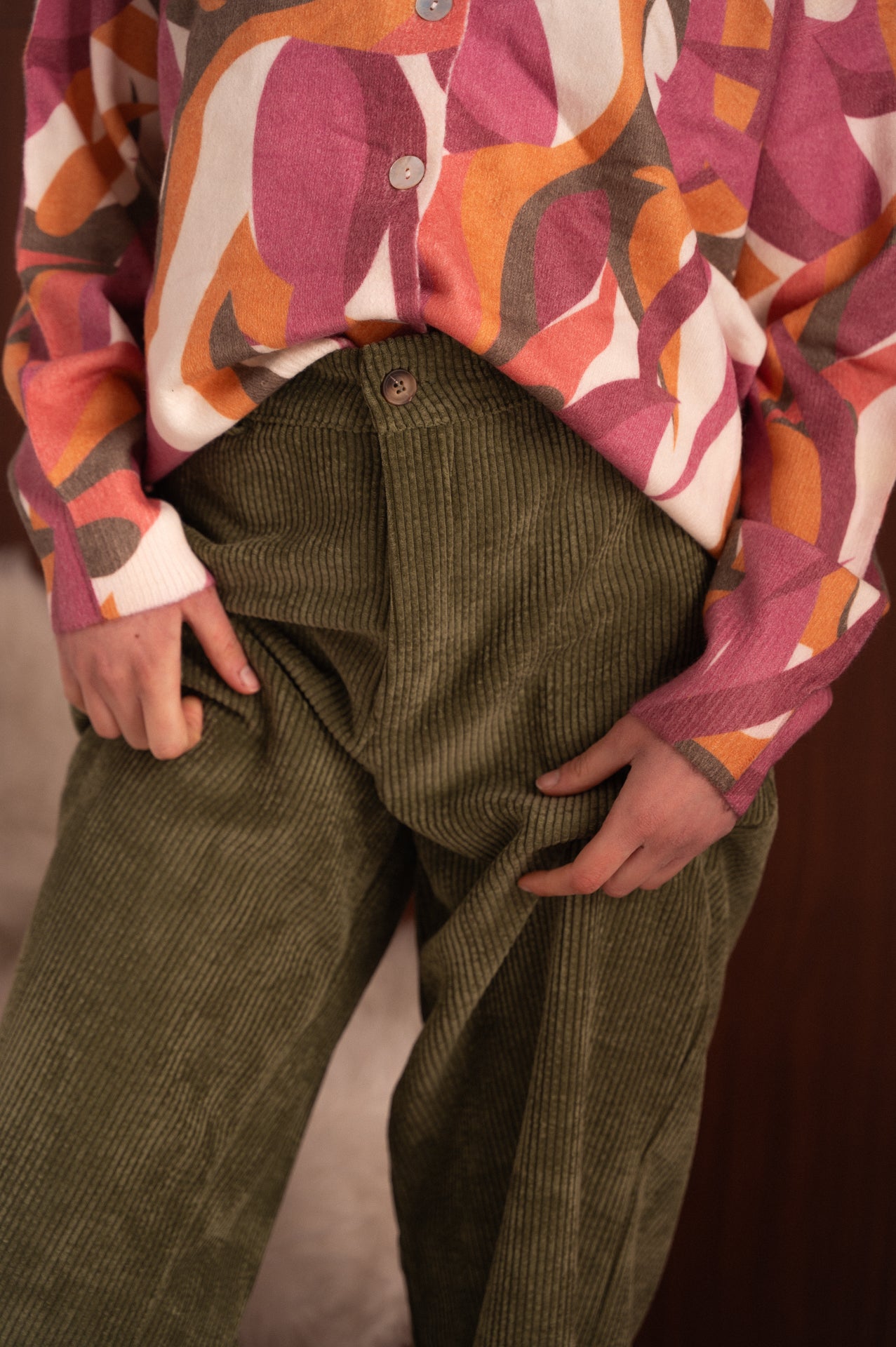 Pantaloni verde donna in velluto a coste larghe