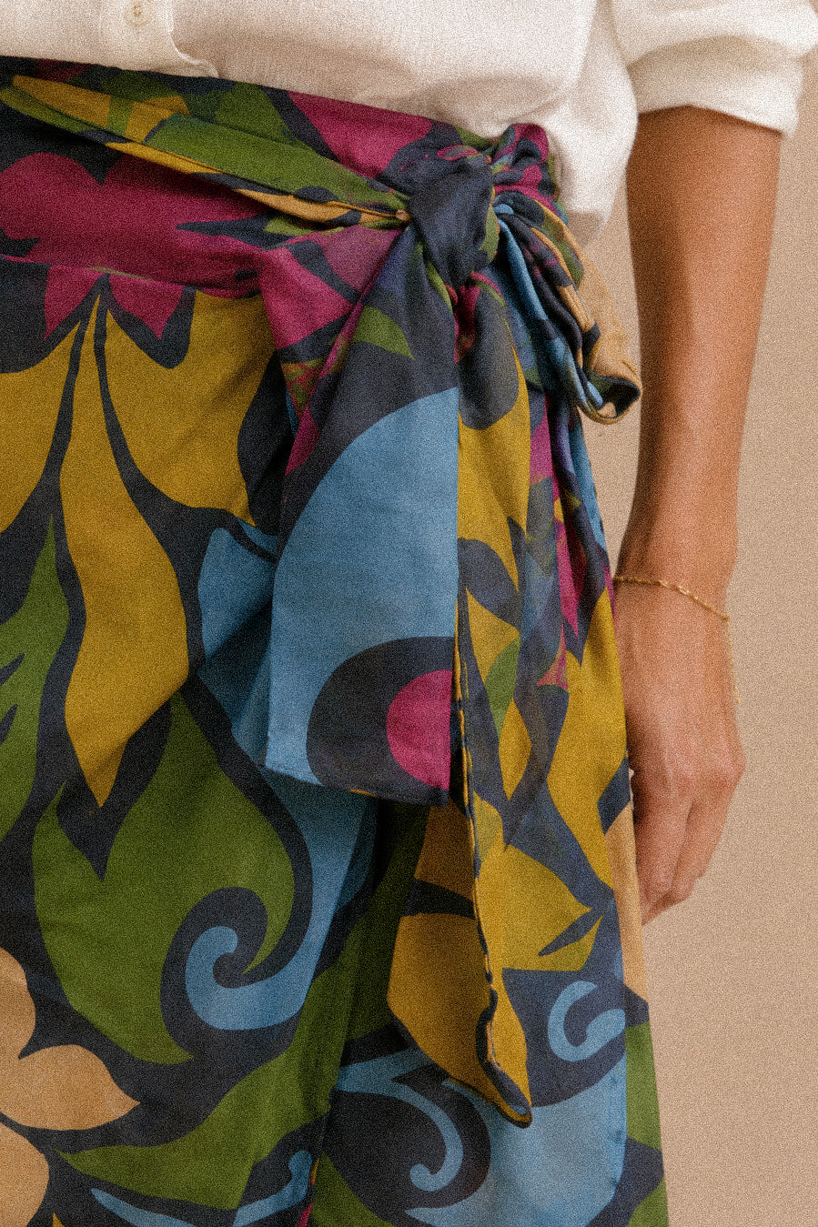 Gonna “Bloom Wrap” – gonna a portafoglio con stampa floreale