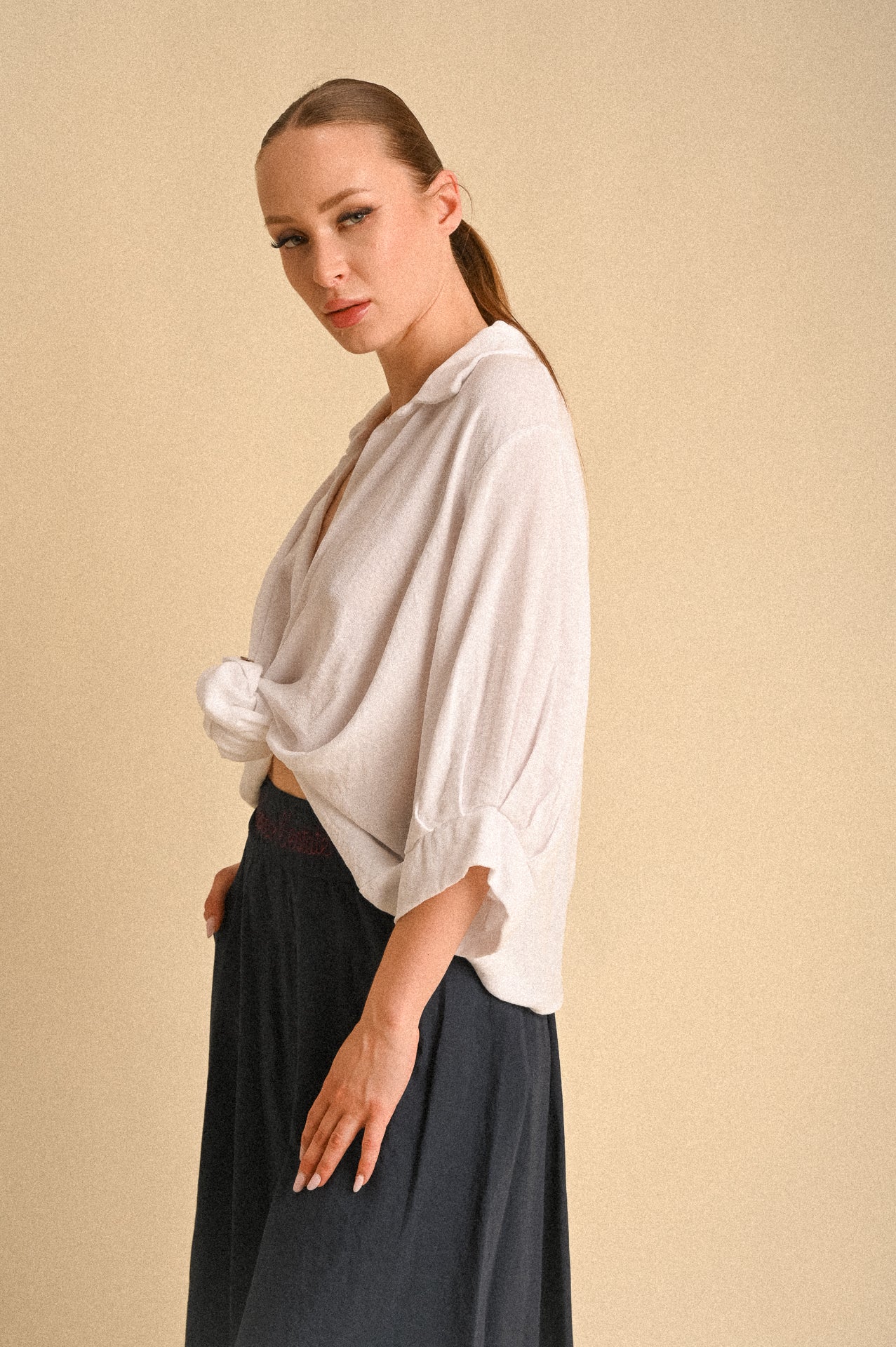 Camicia Bianca Santorini – Camicia Donna Over con Nodo Frontale