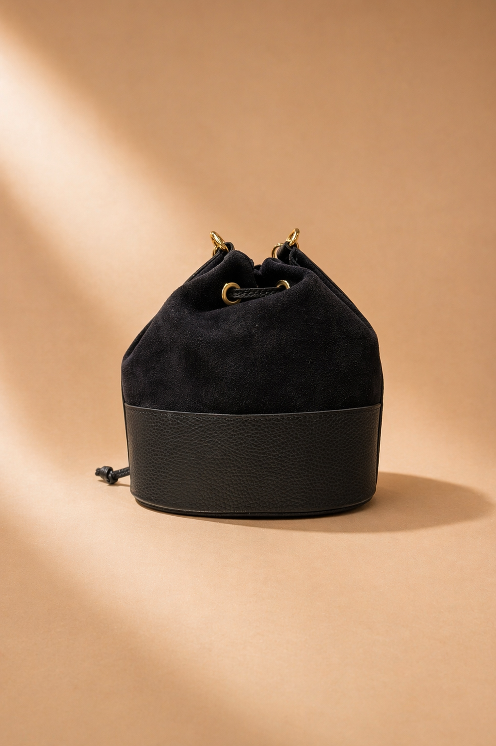 Borsa Secchiello in Pelle e Camoscio blu notte con Coulisse e Doppia Tracolla