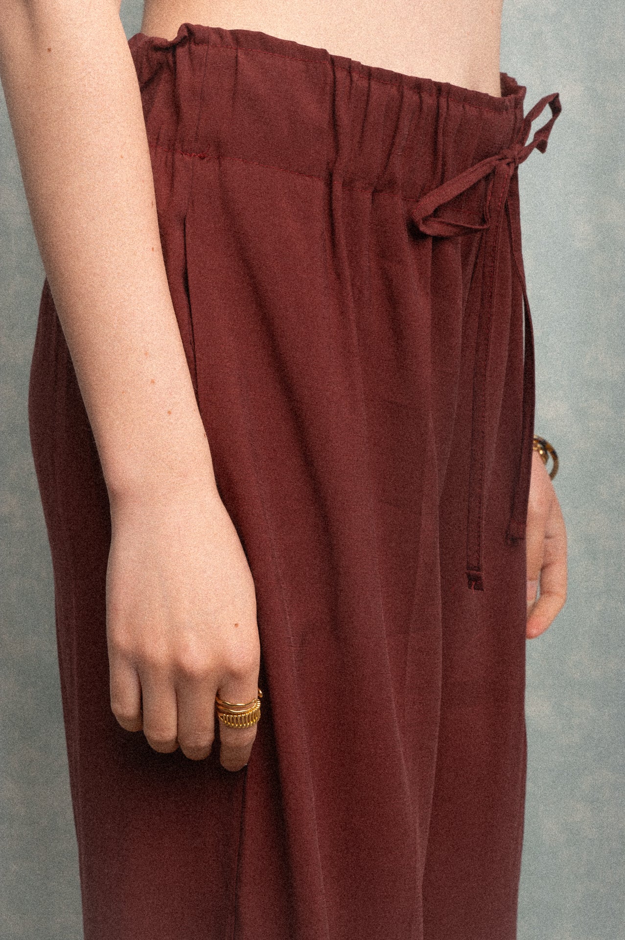Pantalone palazzo color Borgogna