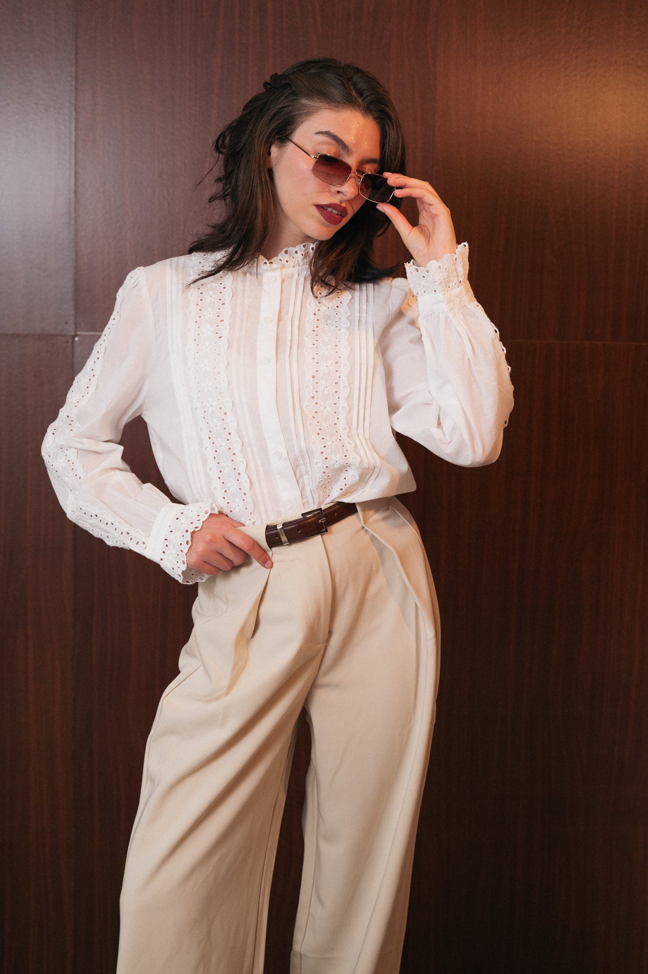 Camicia bianca da donna bianca in cotone sangallo