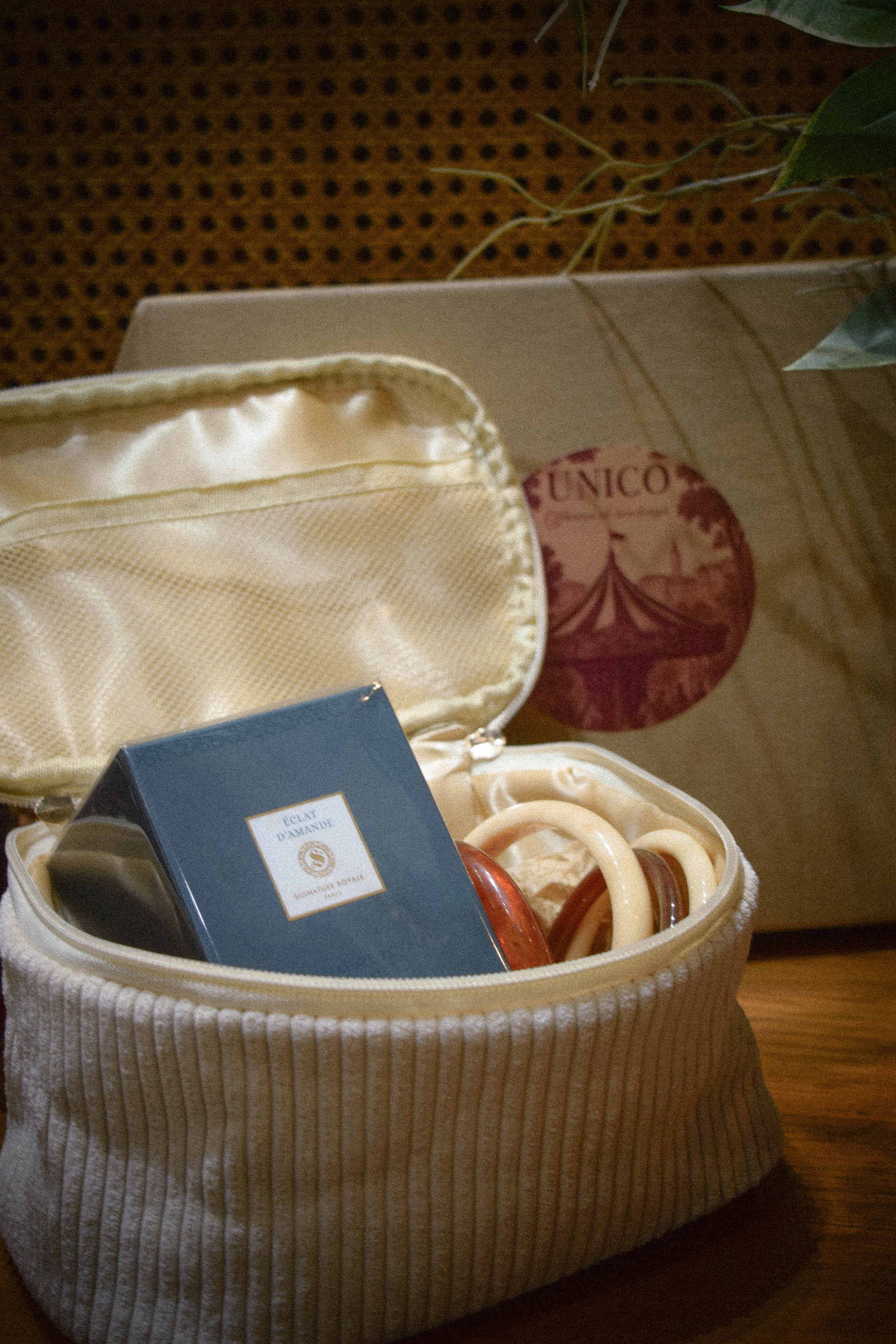 Gift Box Lusso Profumo Eclat d’Amande e Beauty Velluto | Cofanetto Accessori Ambra