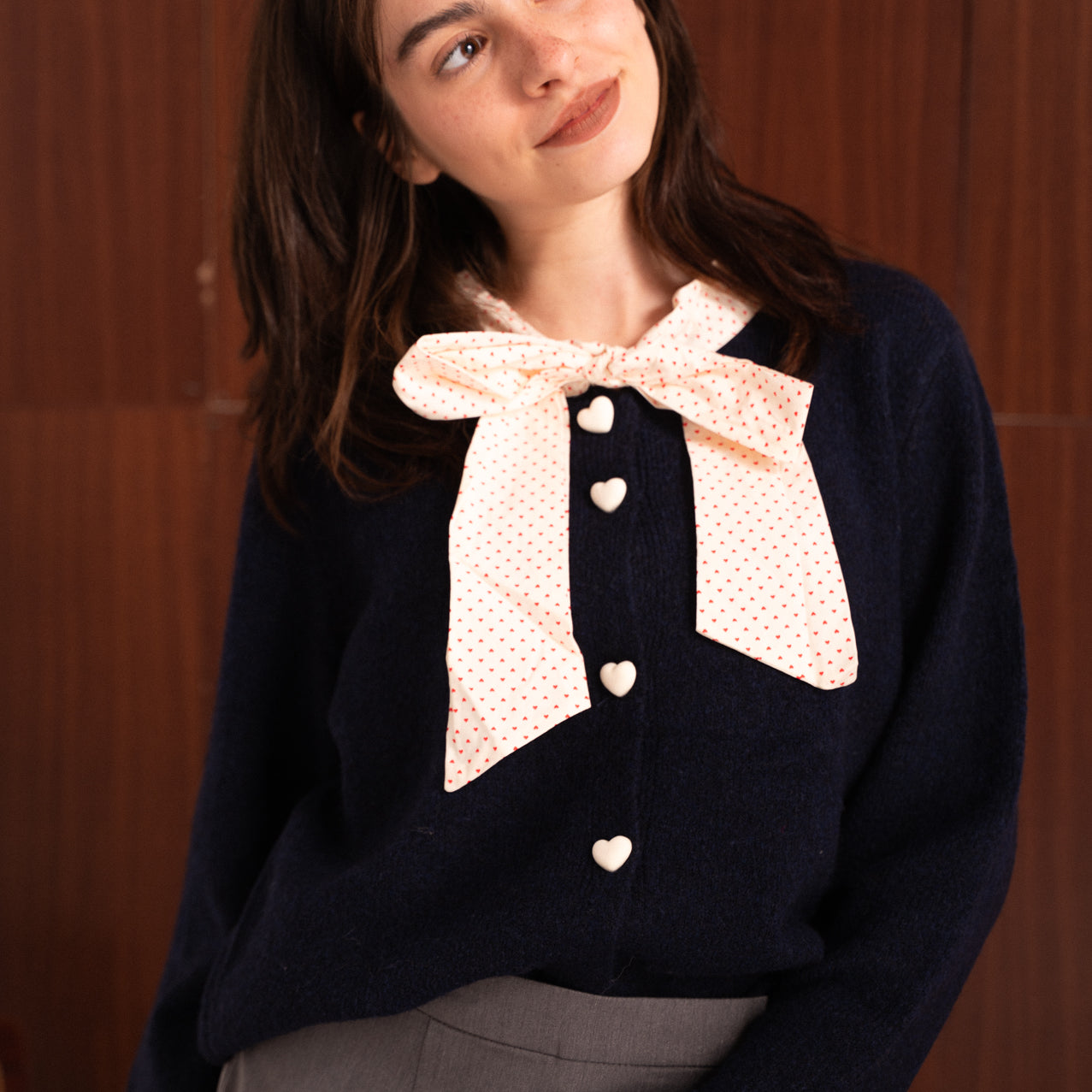 Cardigan blu donna con fiocco stampato e bottoni a cuore