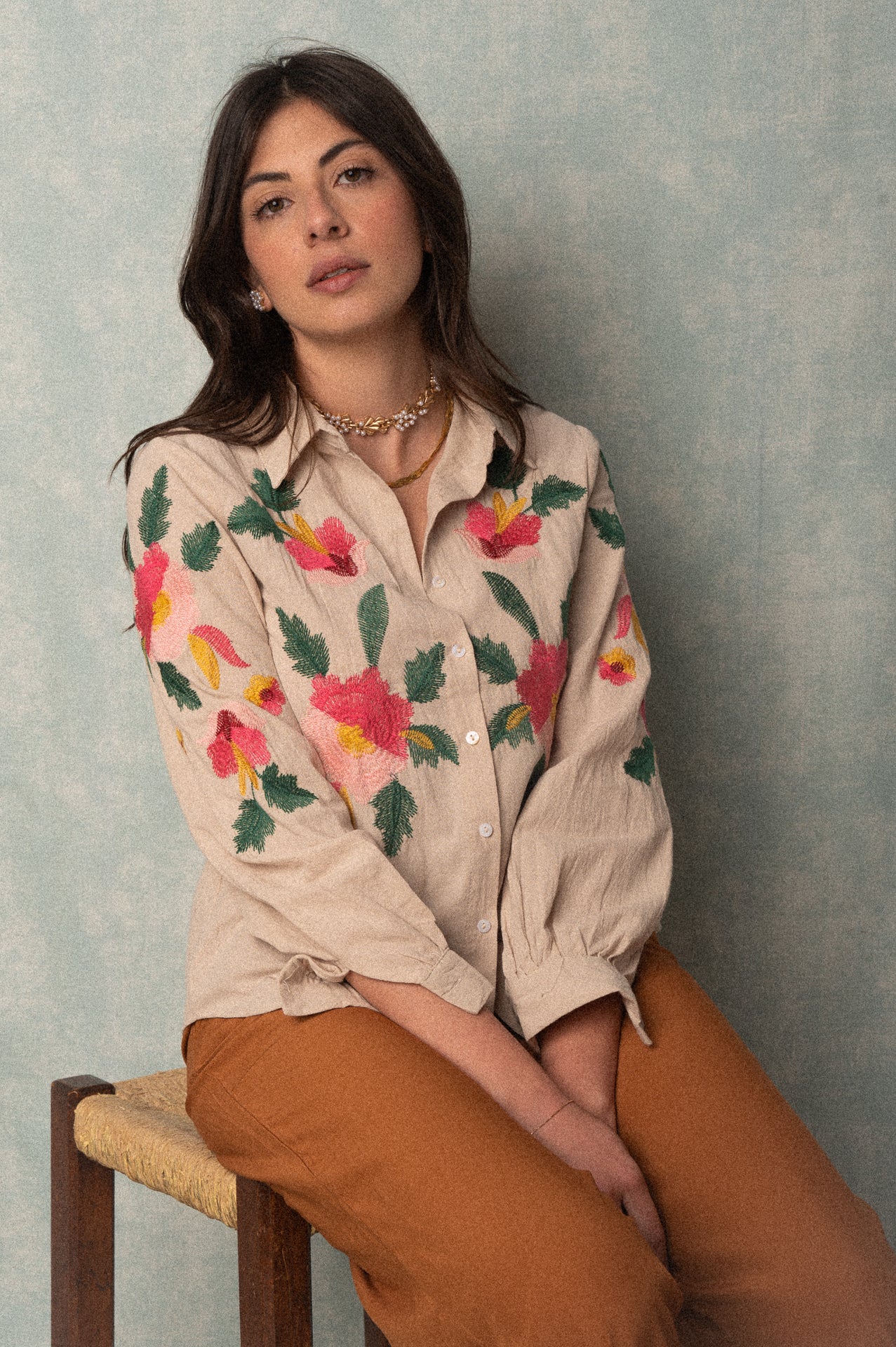 Camicia Diletta a fiori ricamati