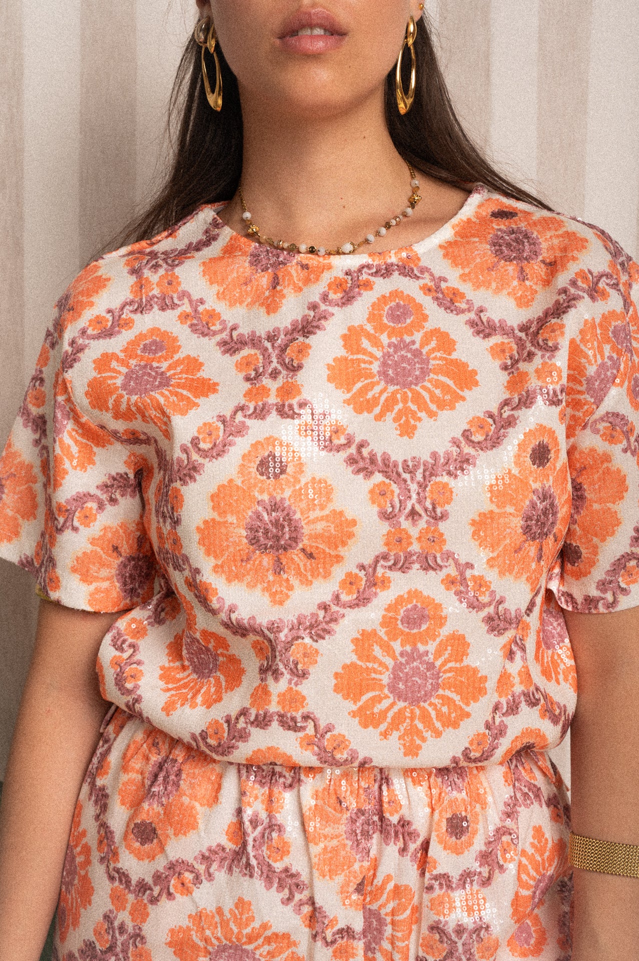 T-shirt a fantasia con paillettes