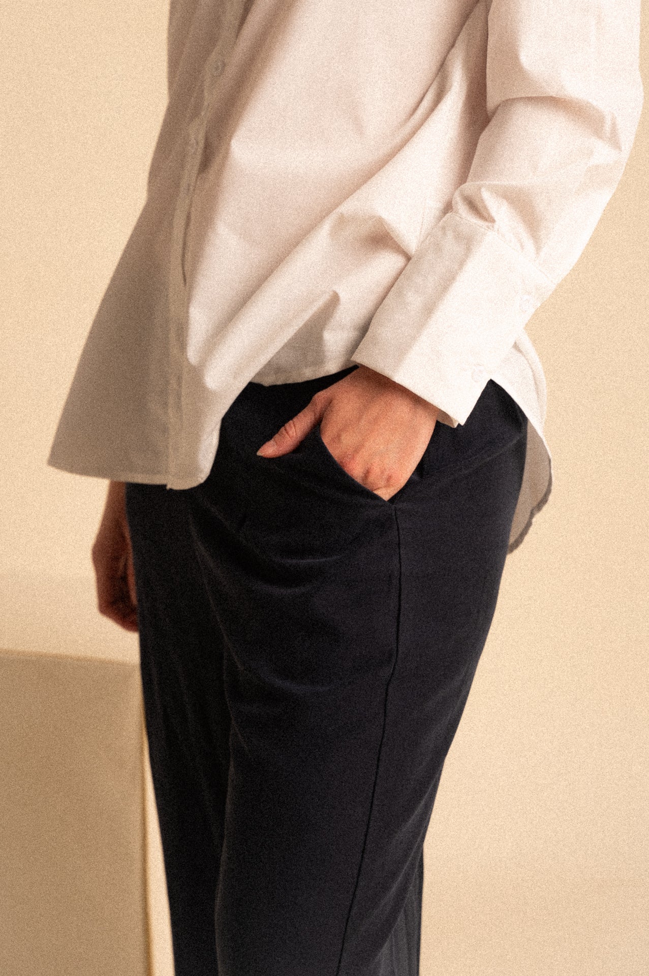 Pantalone palazzo donna blu notte con elastico in vita e tasche – vestibilità fluida