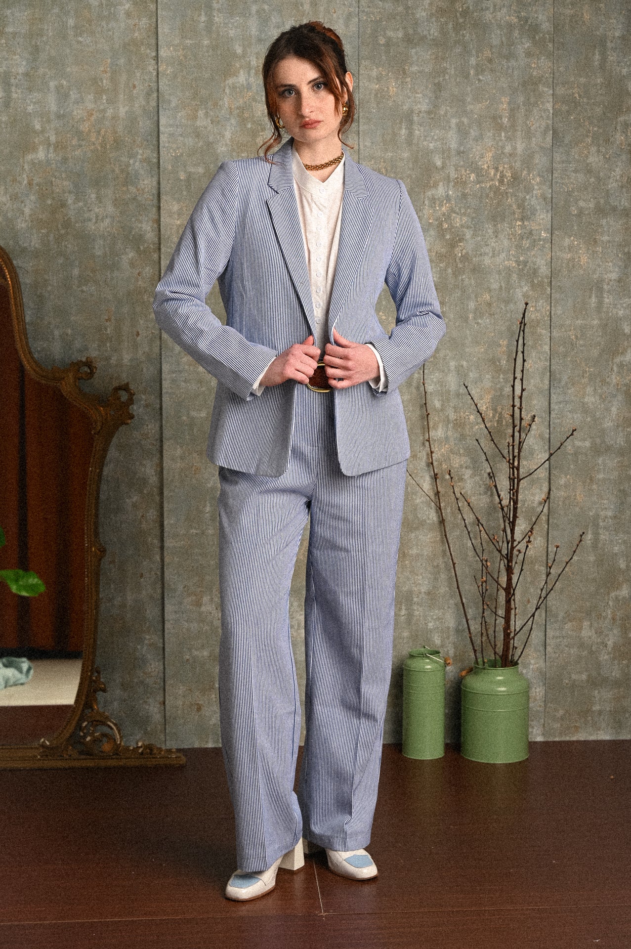 Pantalone Tiaré a righe blu e bianco in viscosa con tasche alla francese