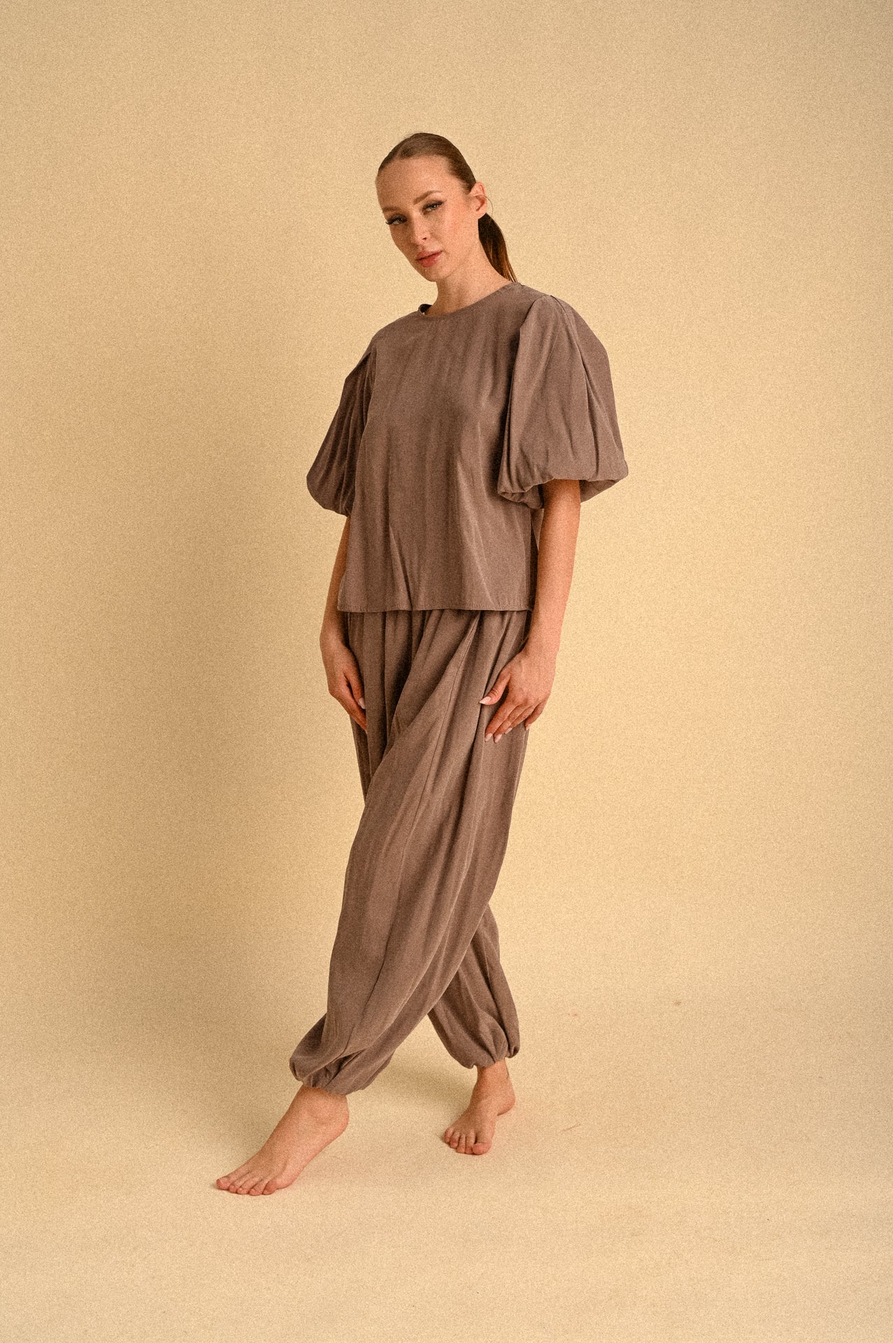 Set Sahara Soft – Blusa Balloon & Pantalone Jogger