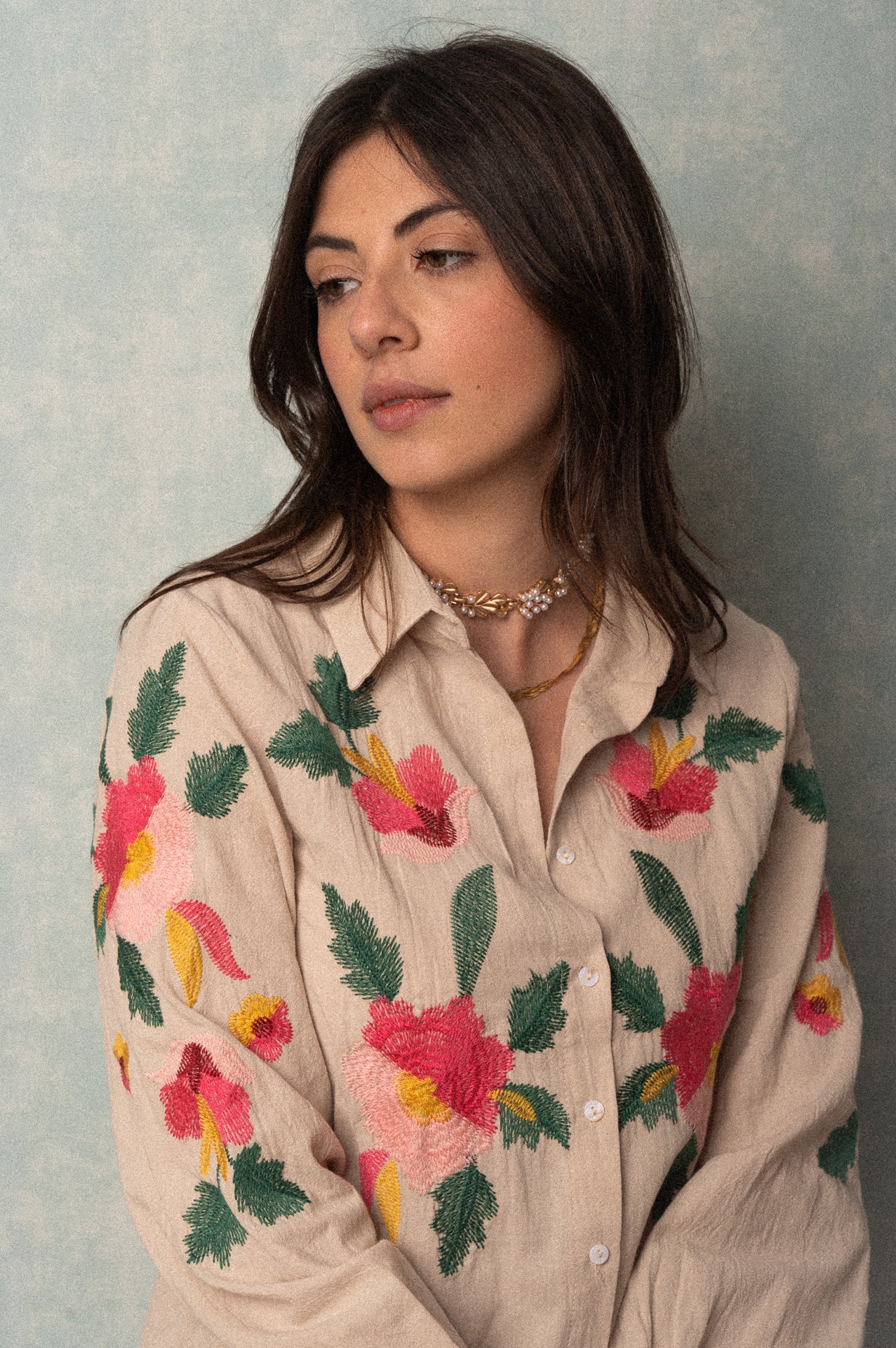 Camicia Diletta a fiori ricamati
