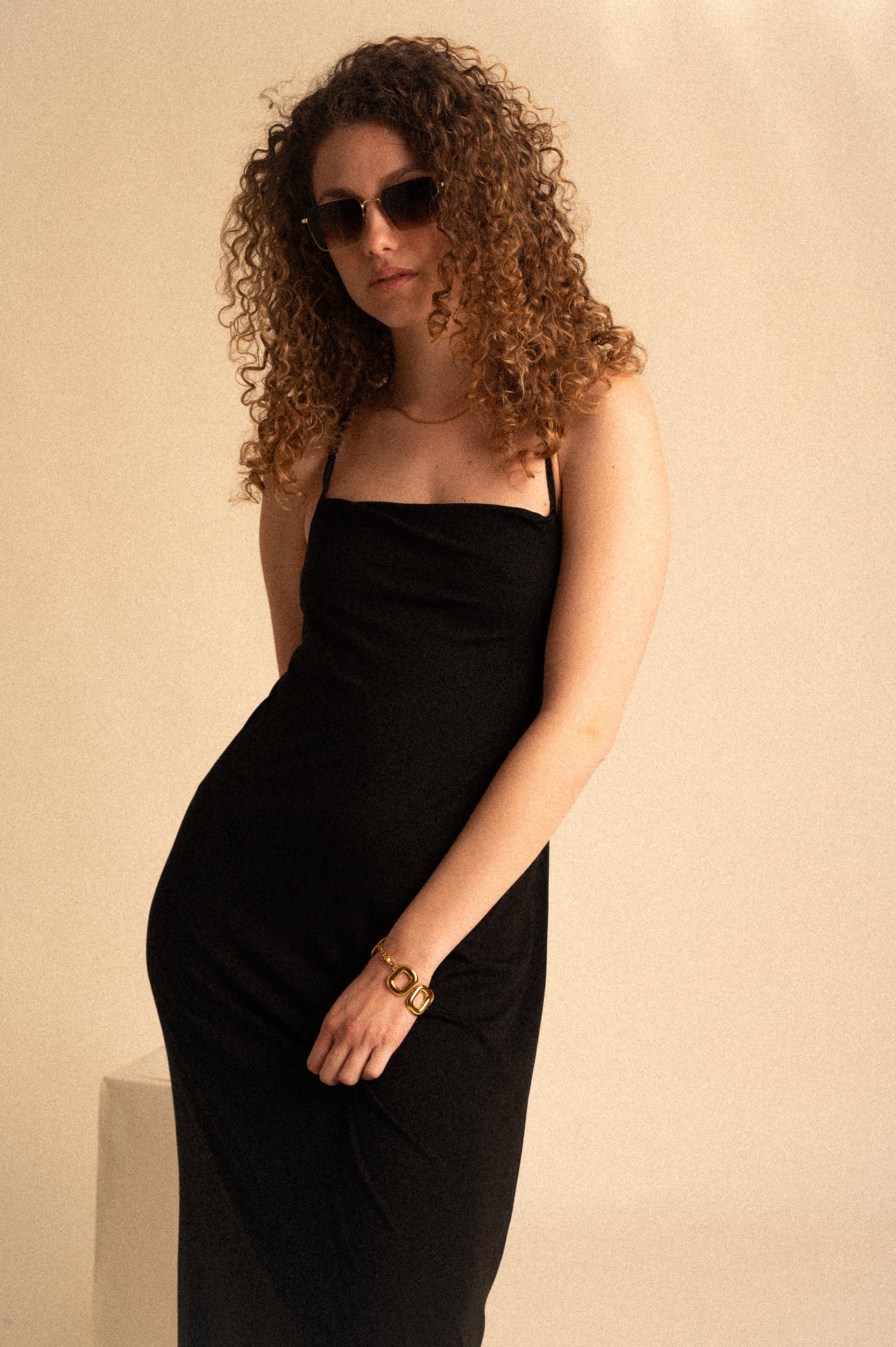 Abito Lungo Donna in Tencel nero con Schiena Incrociata