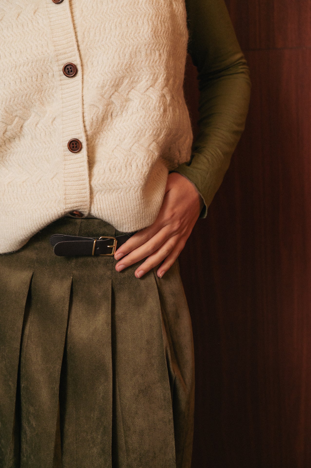 Gonna a Pieghe Scamosciata Verde Oliva - Stile Moderno Preppy