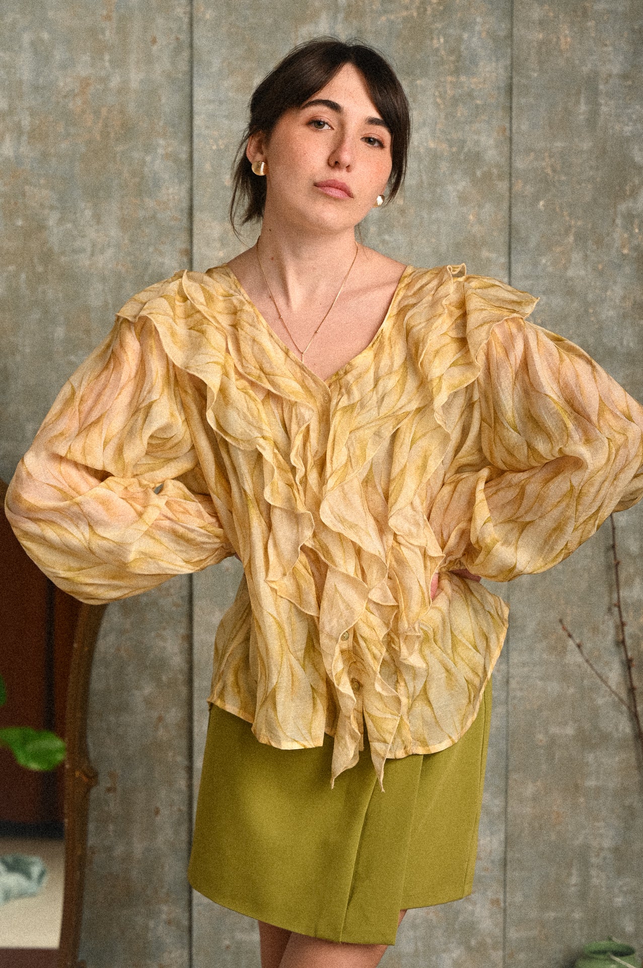 Blusa Menta Donna con Volant e Bottoni