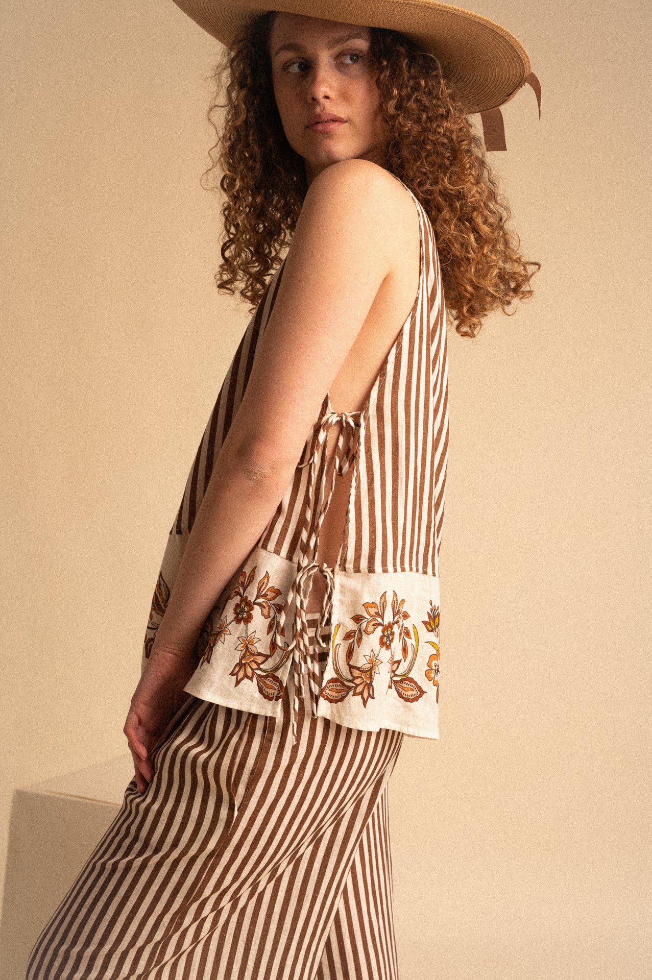 Top Donna a Righe in Lino e Viscosa con Lacci Regolabili – Top Estivo Coordinato
