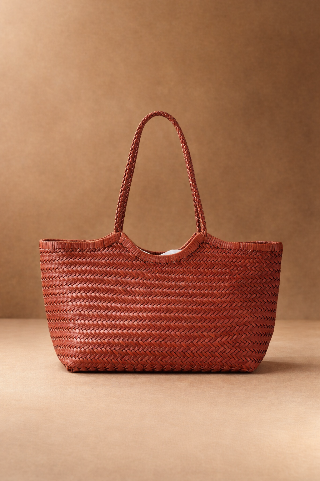Woven Bag in vera pelle intrecciata a mano – Made in Italy | Colore cuoio
