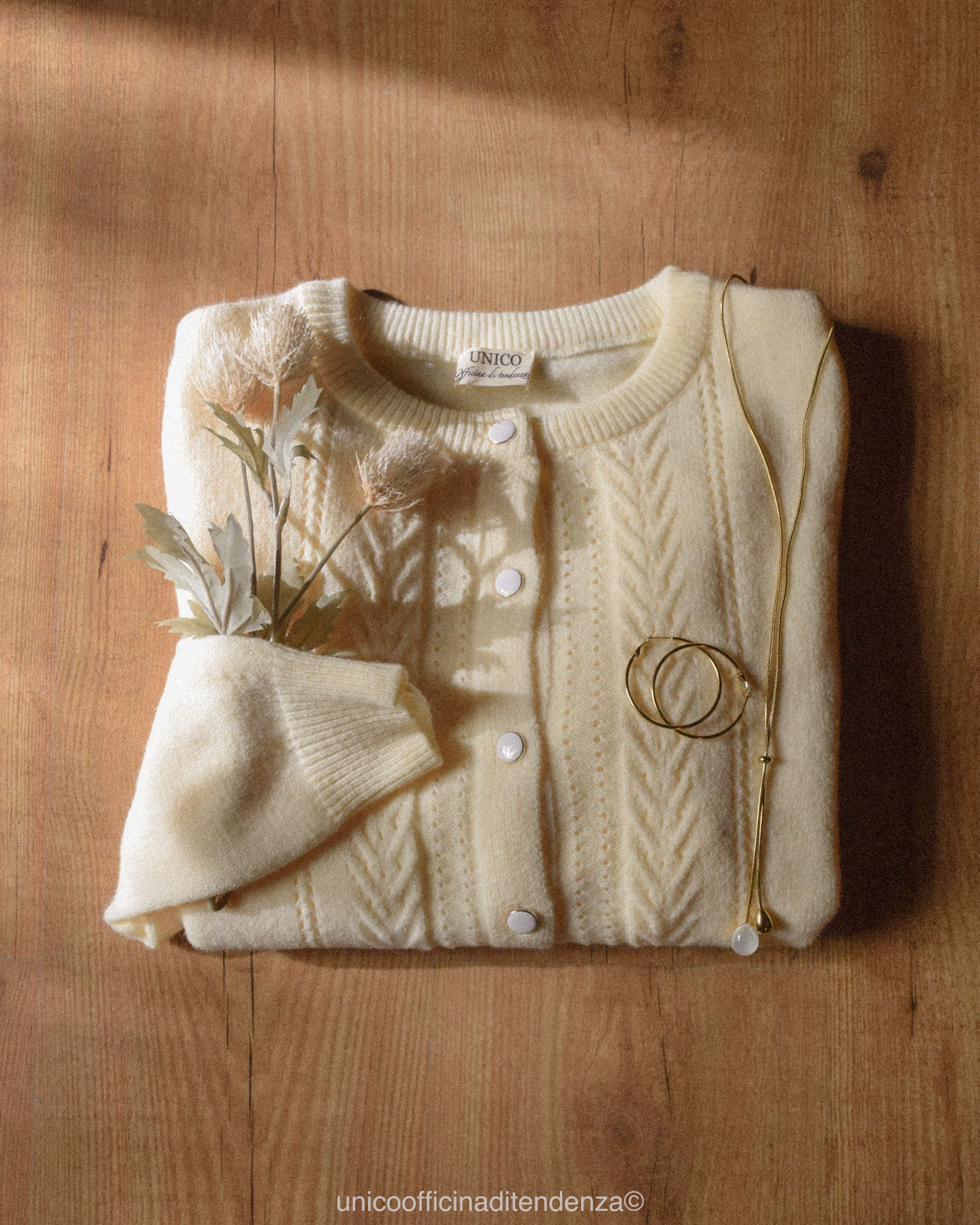 Cardigan donna color panna ricamato