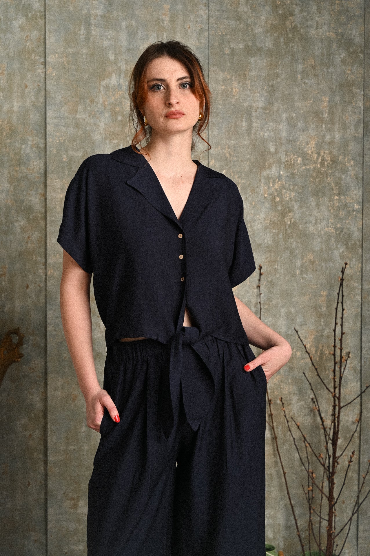 Set Betulla color blu in viscosa – completo donna con top nodo e pantaloni palazzo morbidi