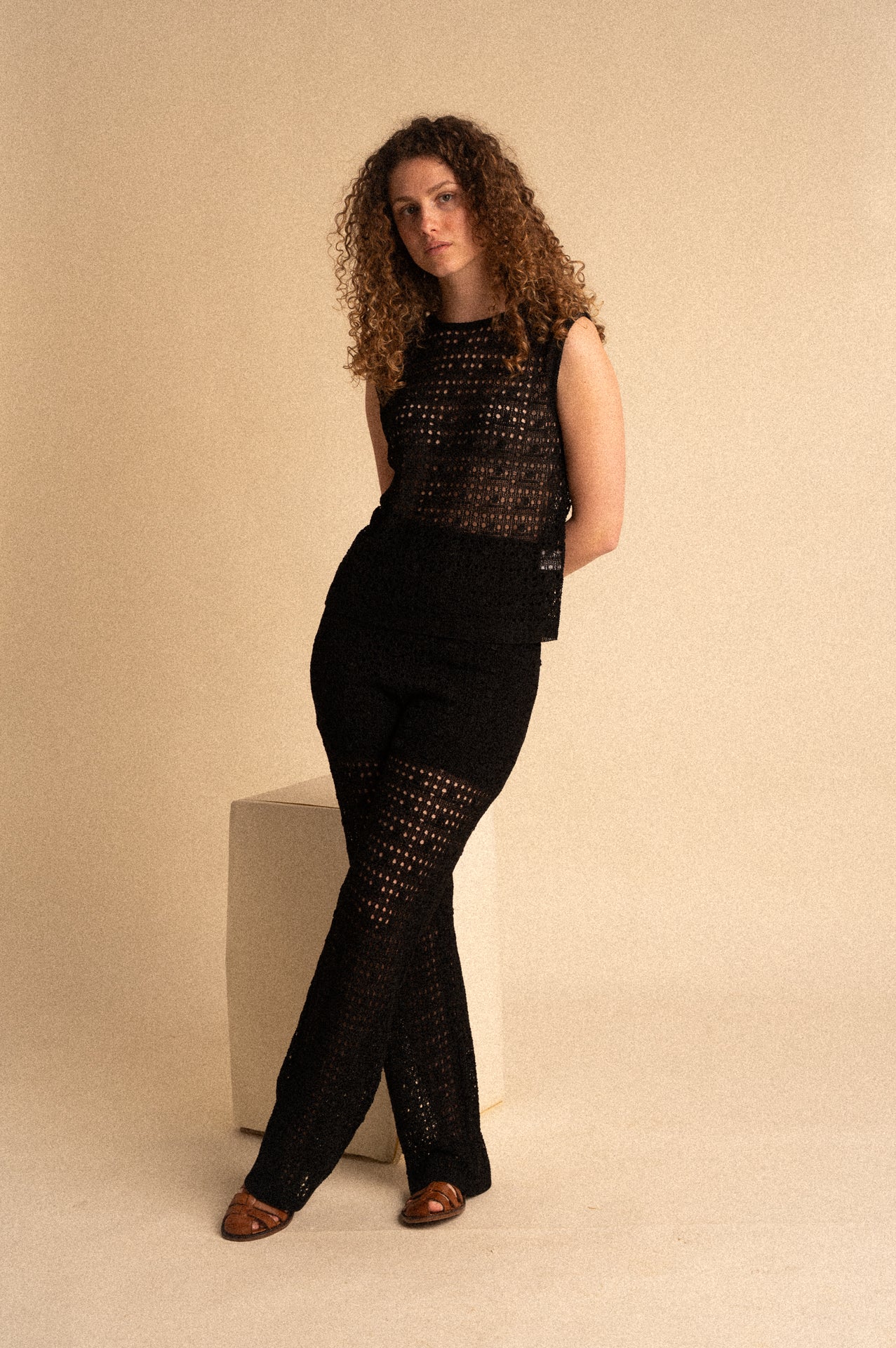 Pantalone Traforato con Elastico – Color nero