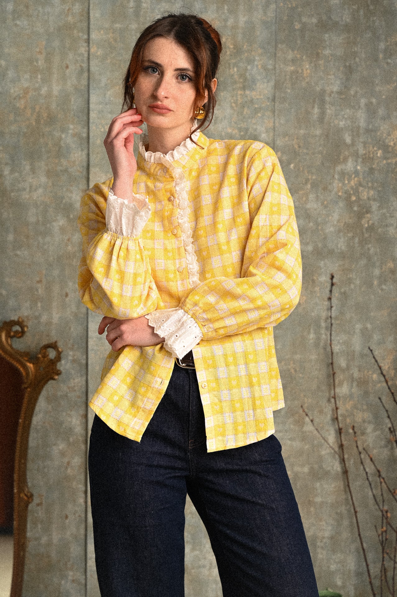 Camicia Donna Gialla a Cuoricini con Volant e Dettagli in Pizzo – 100% Cotone