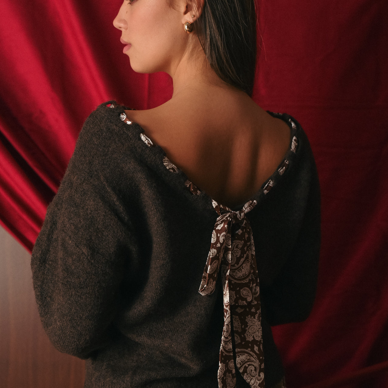 Maglione Donna Marrone Cioccolato Fiocco Schiena | Pullover Backless