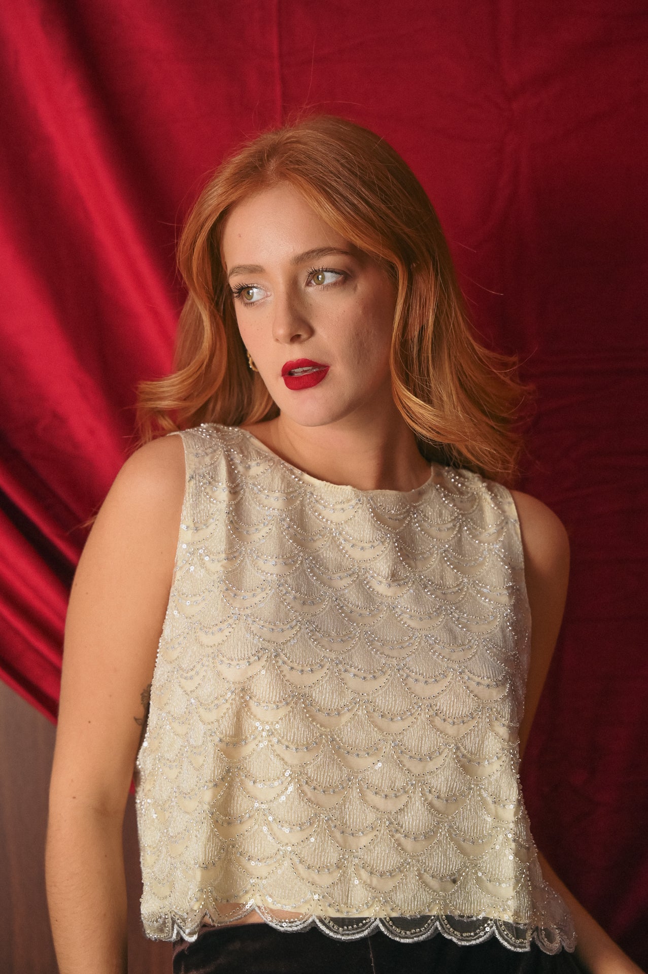 Top Donna Ricamato con Perline Beige | Smanicato Elegante da Sera | Lavorazione Artigianale