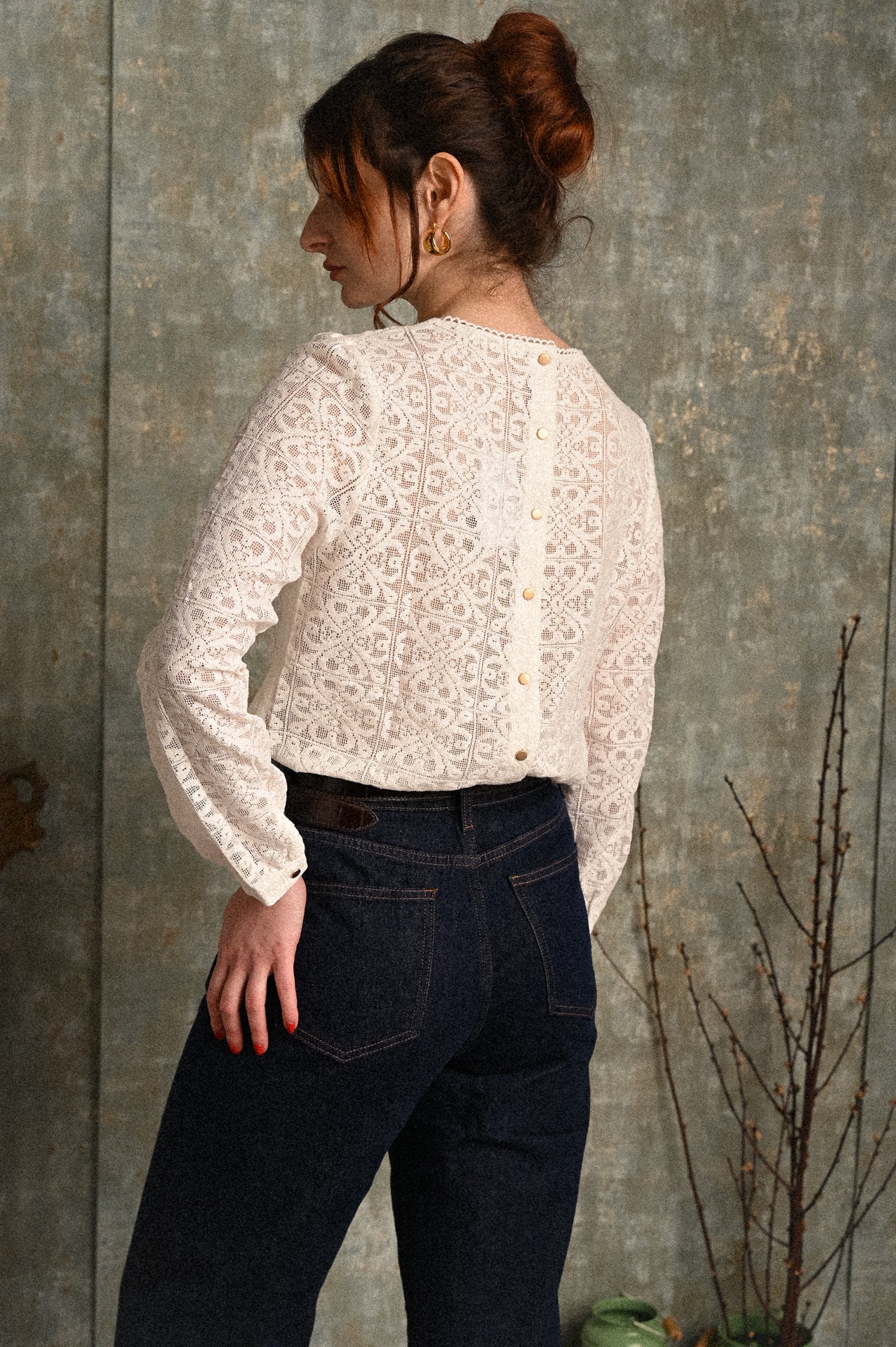 Blusa Melissa Donna Ricamata Bianca con Bottoni Posteriori – Pizzo Traforato Elegante