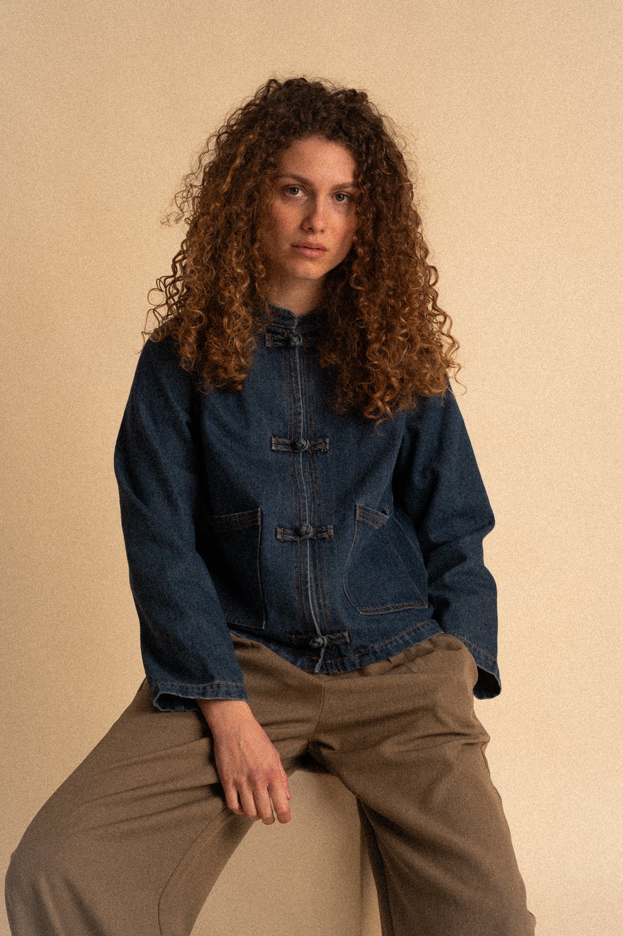 Giacca mandarin collet in Denim con Chiusura frog closure