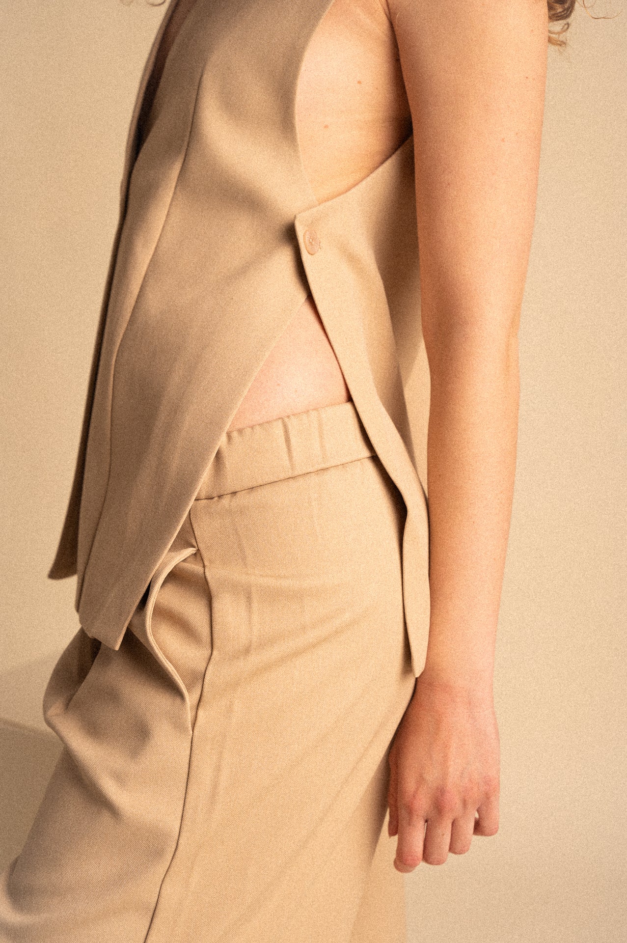Completo Donna beige con Gilet Sartoriale Over e Pantalone Palazzo