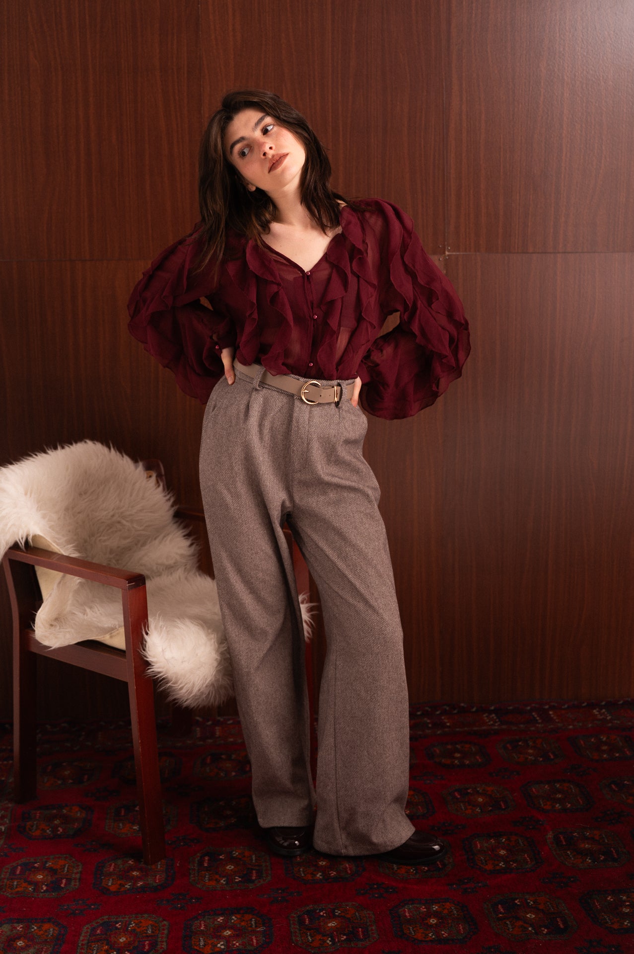 Blusa bordeaux con Volant e Scollo a V