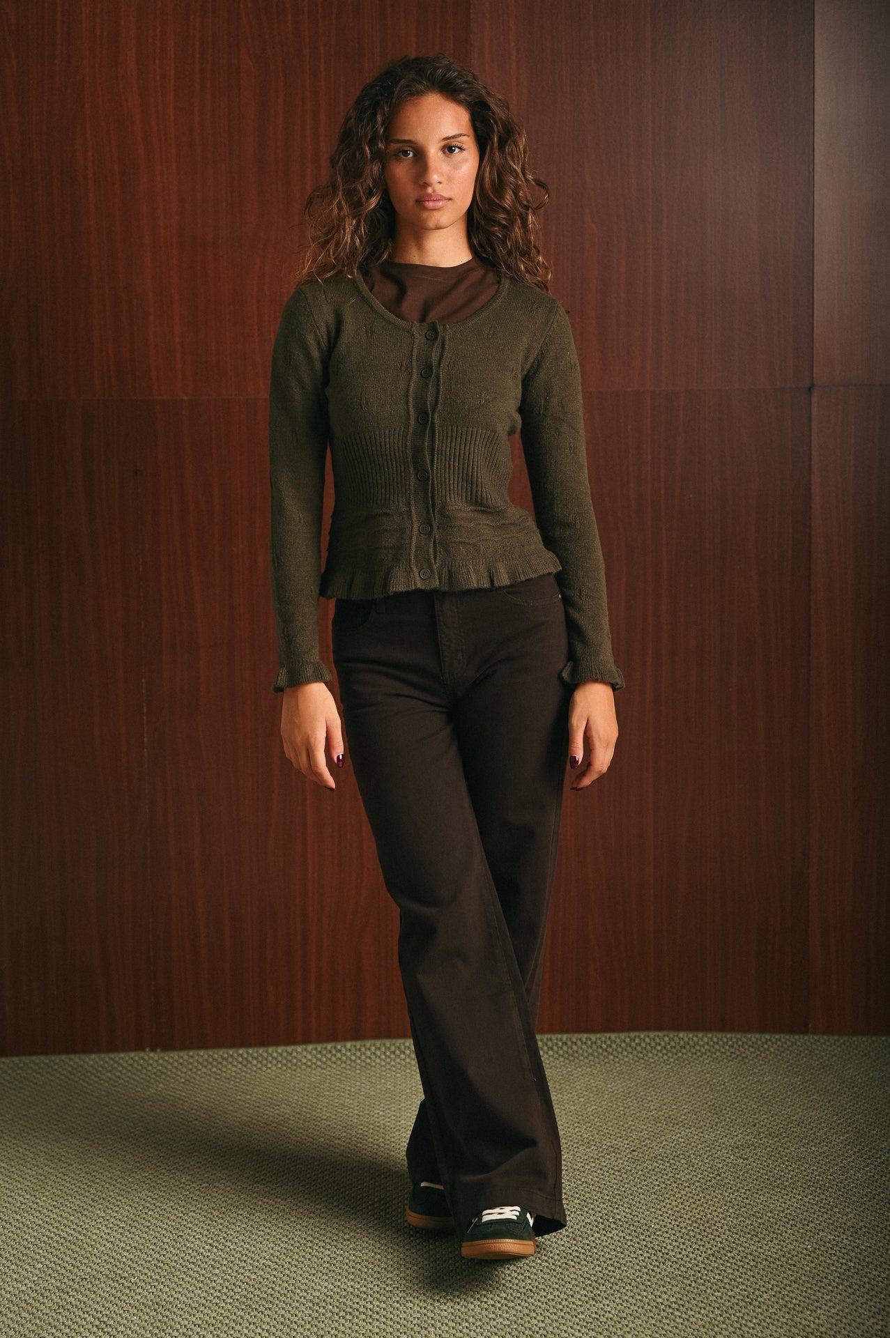 Cardigan sagomato con baschina verde