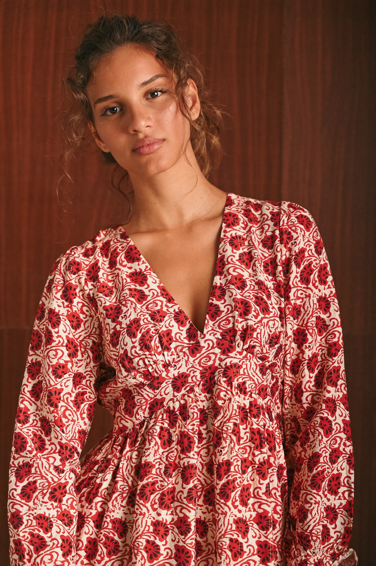 Abito corto donna Tea fantasia floreale paisley con scollo a V