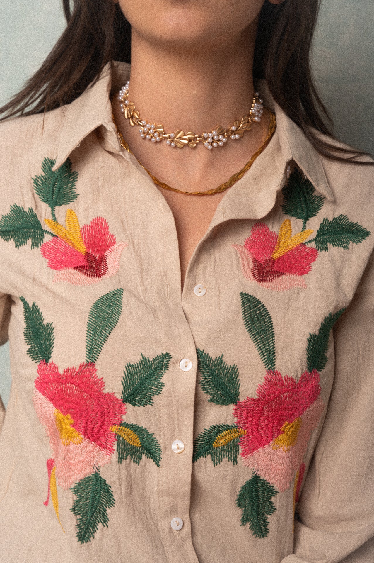Camicia Diletta a fiori ricamati