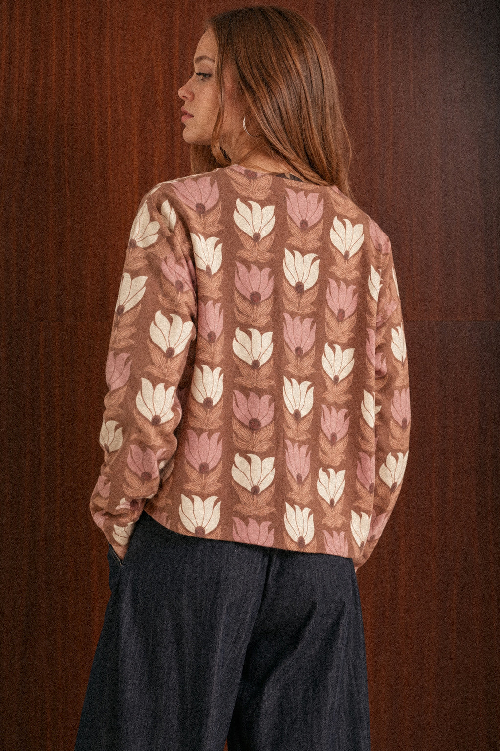 Cardigan donna Kansans con bottoni e fantasia floreale geometrica – marrone e rosa