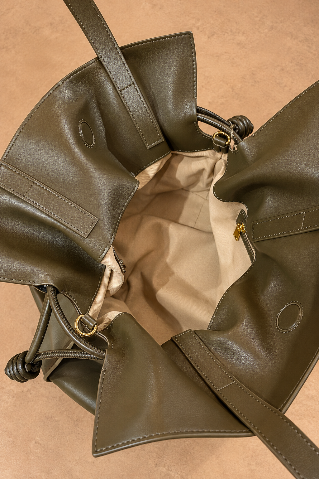 Borsa Tote Donna in Vera Pelle verde oliva con Coulisse Laterali e Tracolla