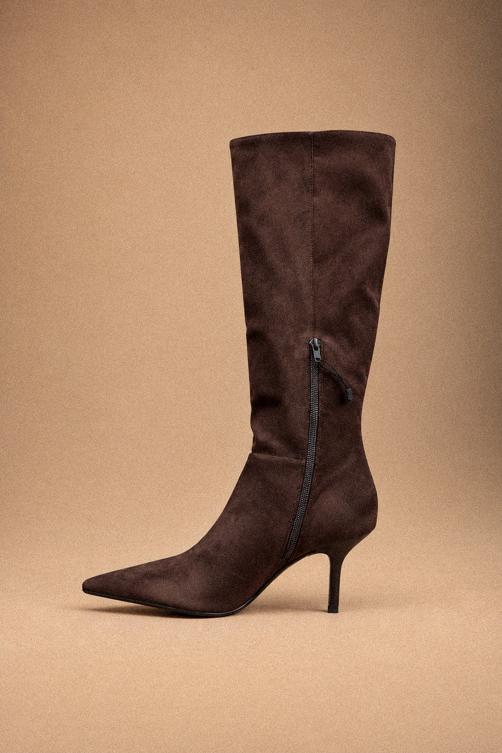 Stivale Donna Marrone Effetto Camoscio a Punta con Tacco 6 cm e Zip Interna