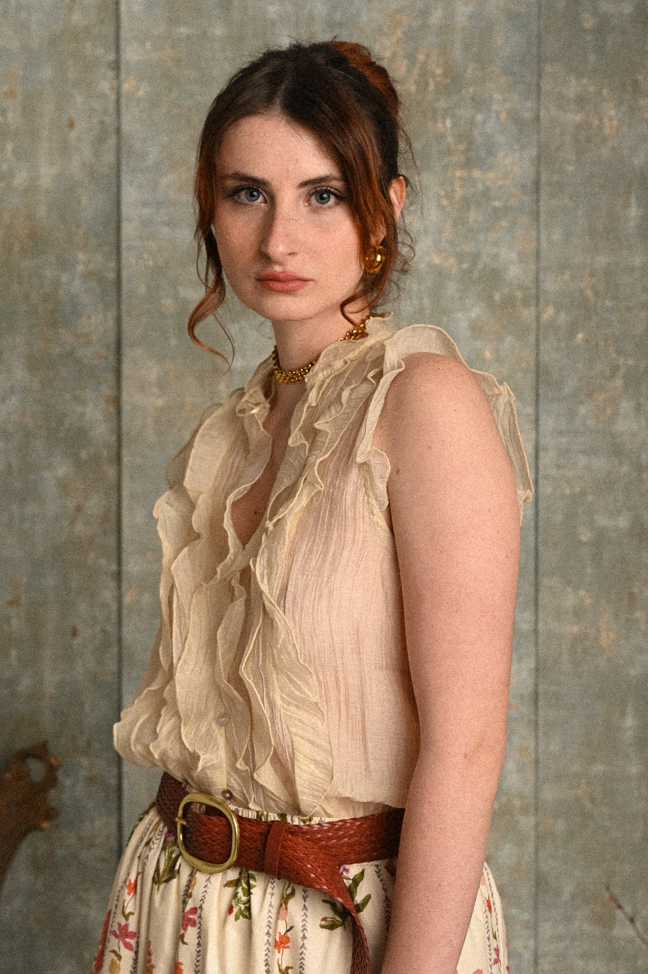 Blusa Cosmea smanicata avorio con volant