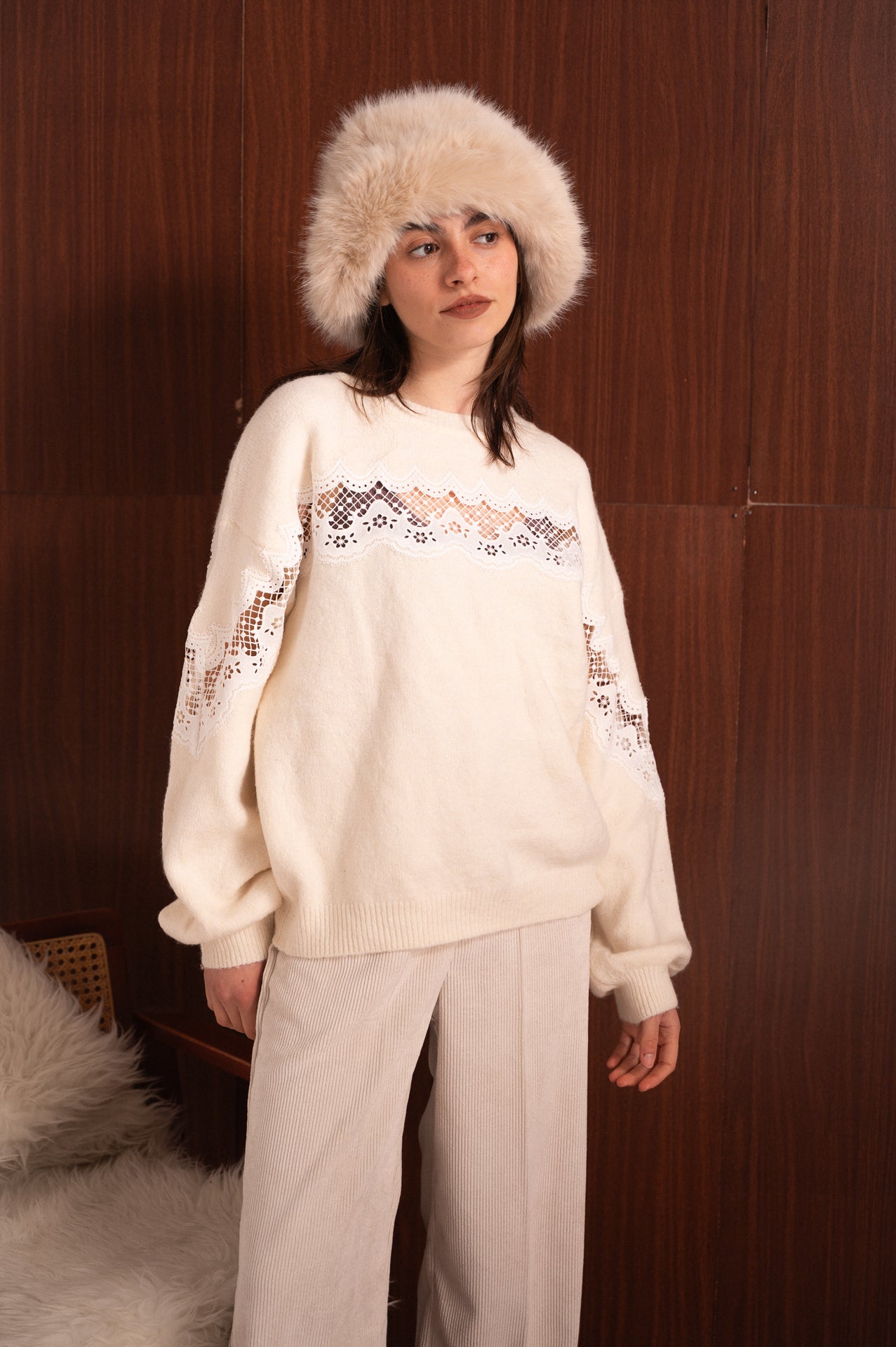 Maglione panna donna con inserti in pizzo e dettagli romantici