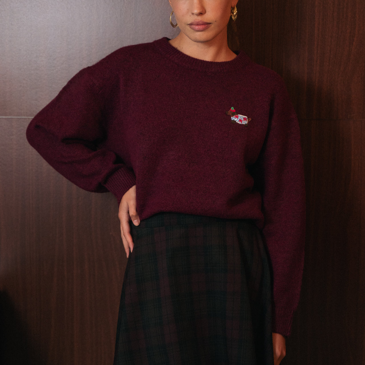 Maglione Donna Borgogna con Patch Bassotto Ricamato | Girocollo | Maglia Invernale