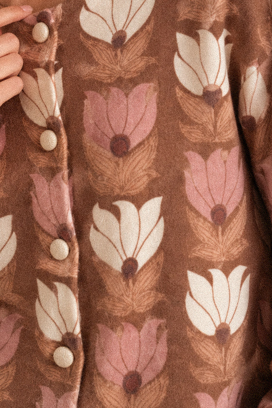 Cardigan donna Kansans con bottoni e fantasia floreale geometrica – marrone e rosa